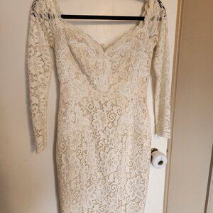 Lace sweetheart cold shoulder dress